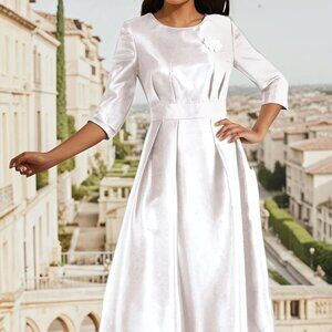 Tally Taylor Paris Rome NWT off white satin maxi dress with Rhinestone sz 8